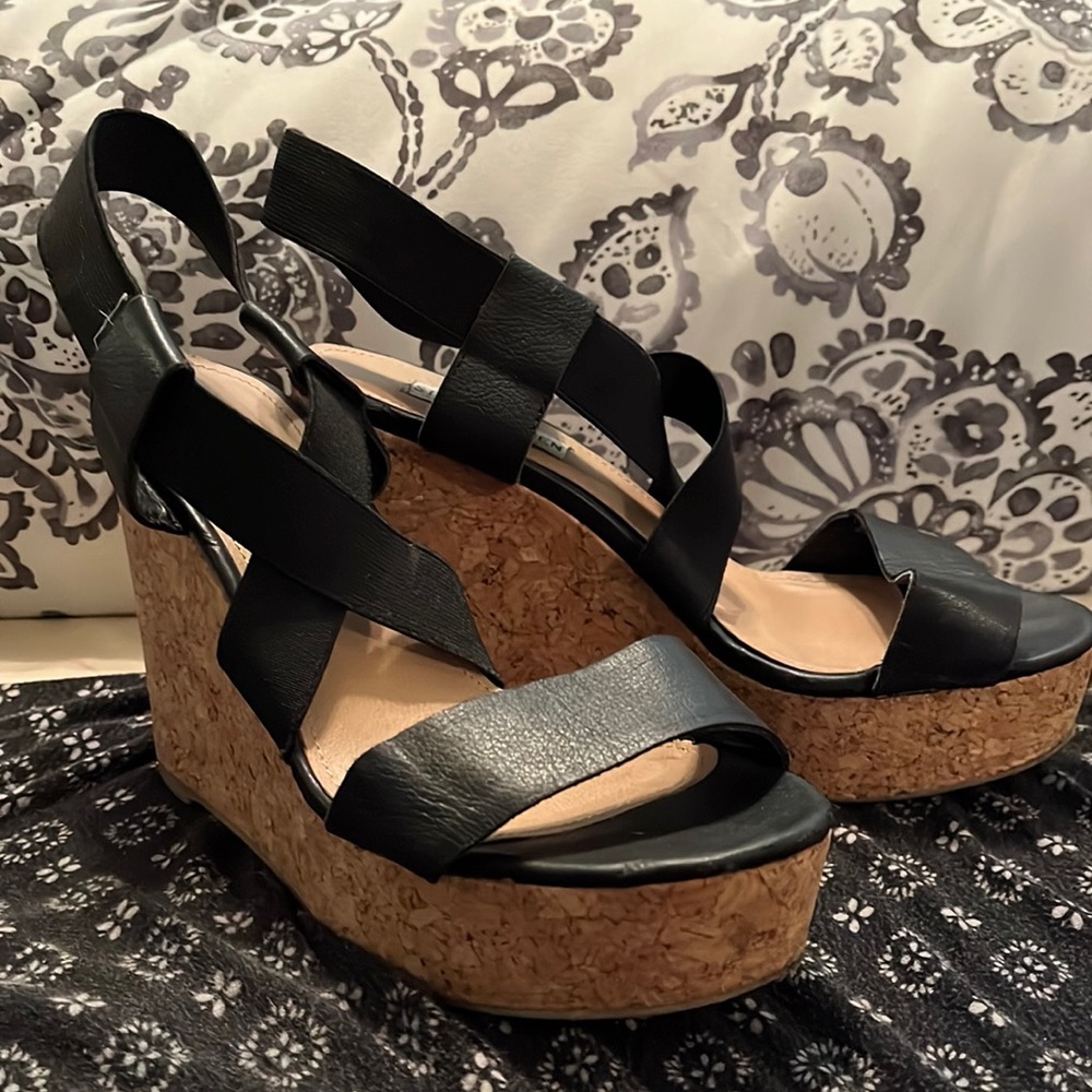 Steve Madden "Terorr" Black Wedge Platform Sandals Womens Sz 7M